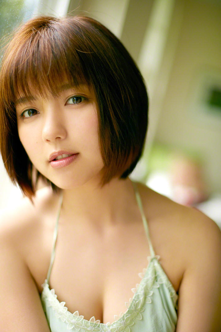 高清甜美日本短发美女写真图片