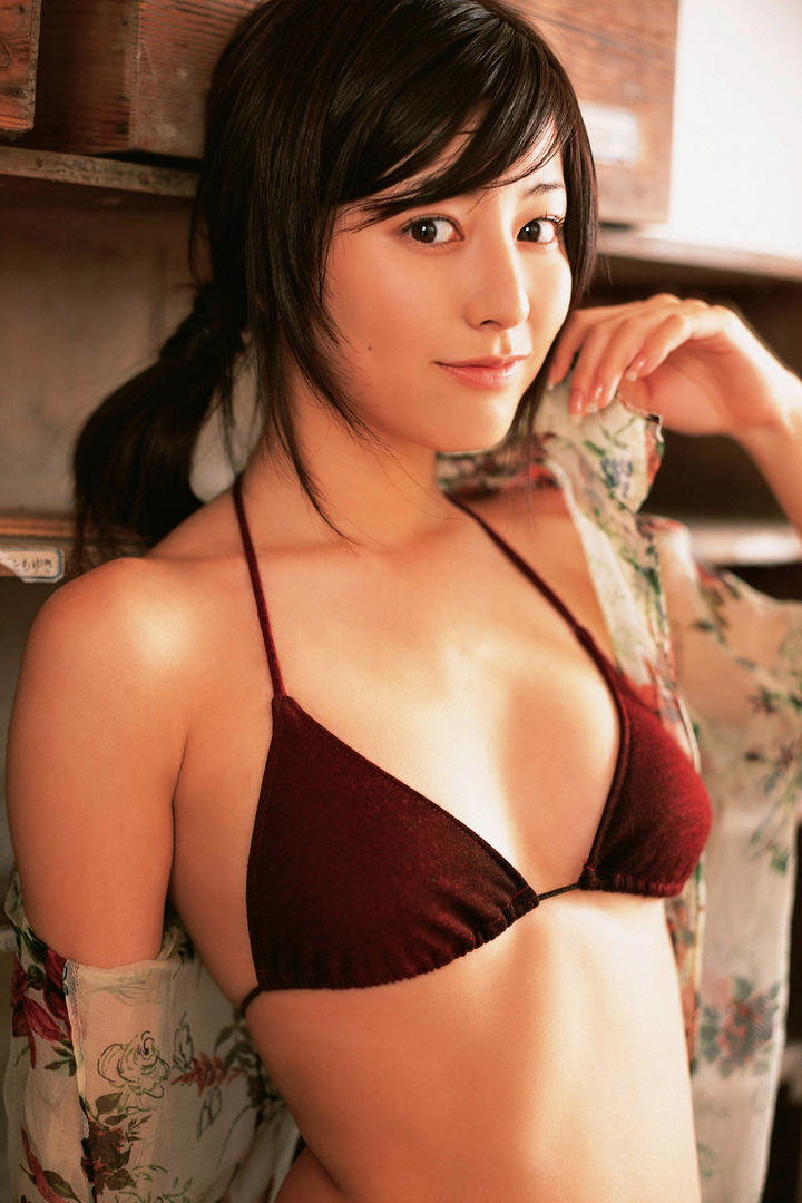 日本伦理电影极品丰满美女性感肉体诱惑图片