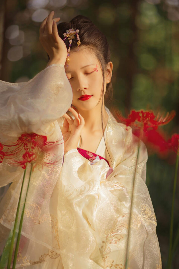 中国古装发型美女人体艺术写真图片