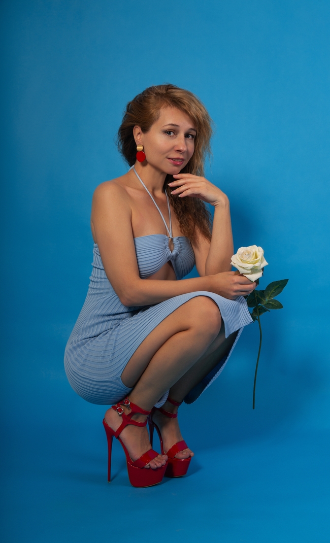 性感好身材高跟鞋美女人体艺术摄影图片