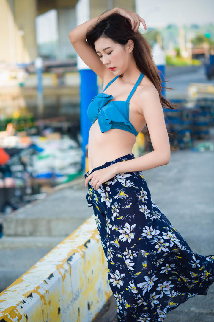 穿泳装美女的性感美女