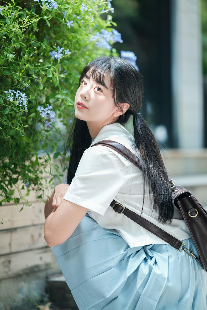 双马尾清纯学妹图片