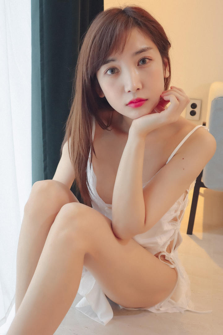 韩国性感美女大胆睡衣照写真图片