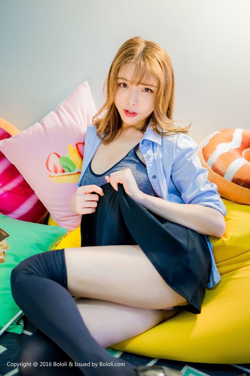 波萝社性感御姐夏小秋秋秋早熟少女青春诱惑首套写真