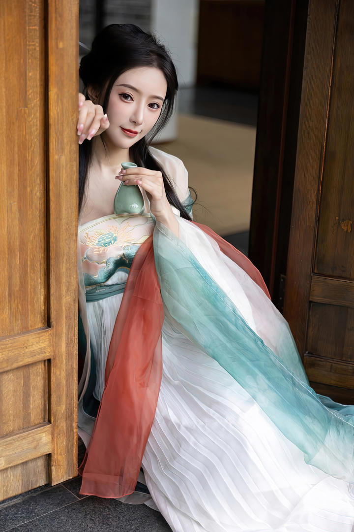 清纯网红雪糕妹妹王馨瑶古装汉服美女艺术照欣赏