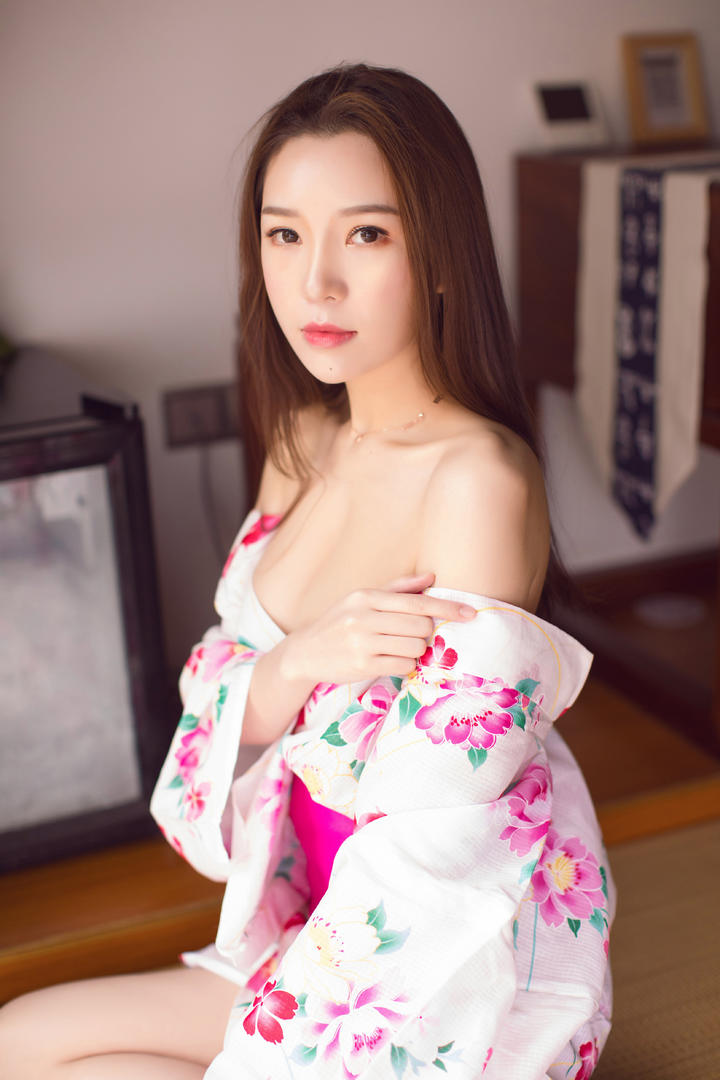 穿着和服的日本成熟美女图片