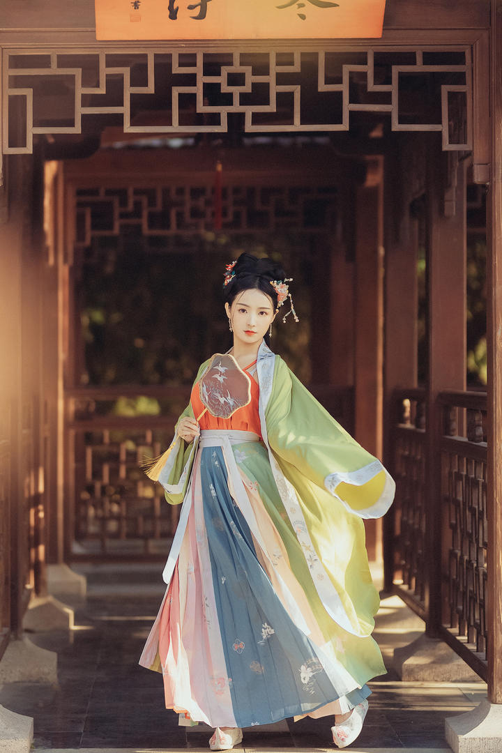 古典中国气质美女艺术照图片欣赏