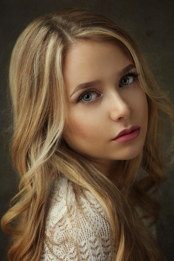 欧美漂亮女生模特艺术写真