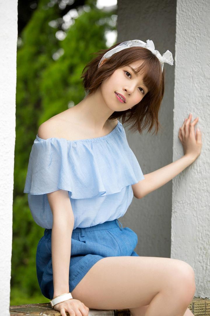 清纯养眼的短发美女日本美女摄影写真大图