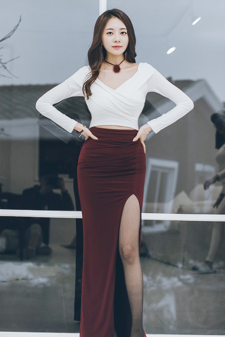 穿着长裙的韩国美女金敏英高清图片