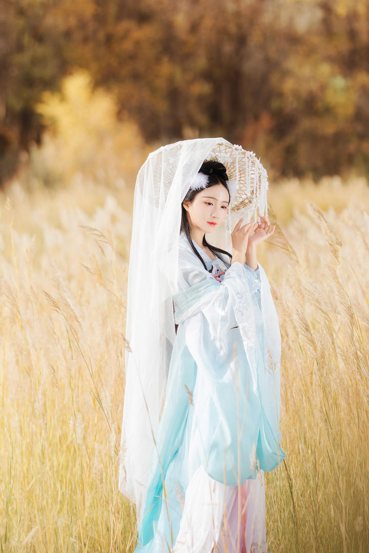 中国古典气质美女唯美艺术照写真图片