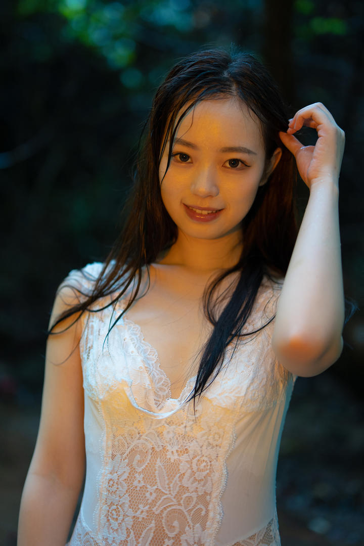 精品国产99推特网红女神性感艺术照写真