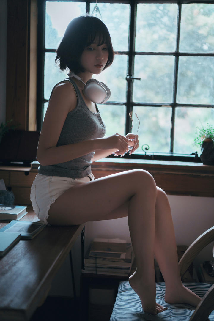 国产长腿学生妹摄影图片