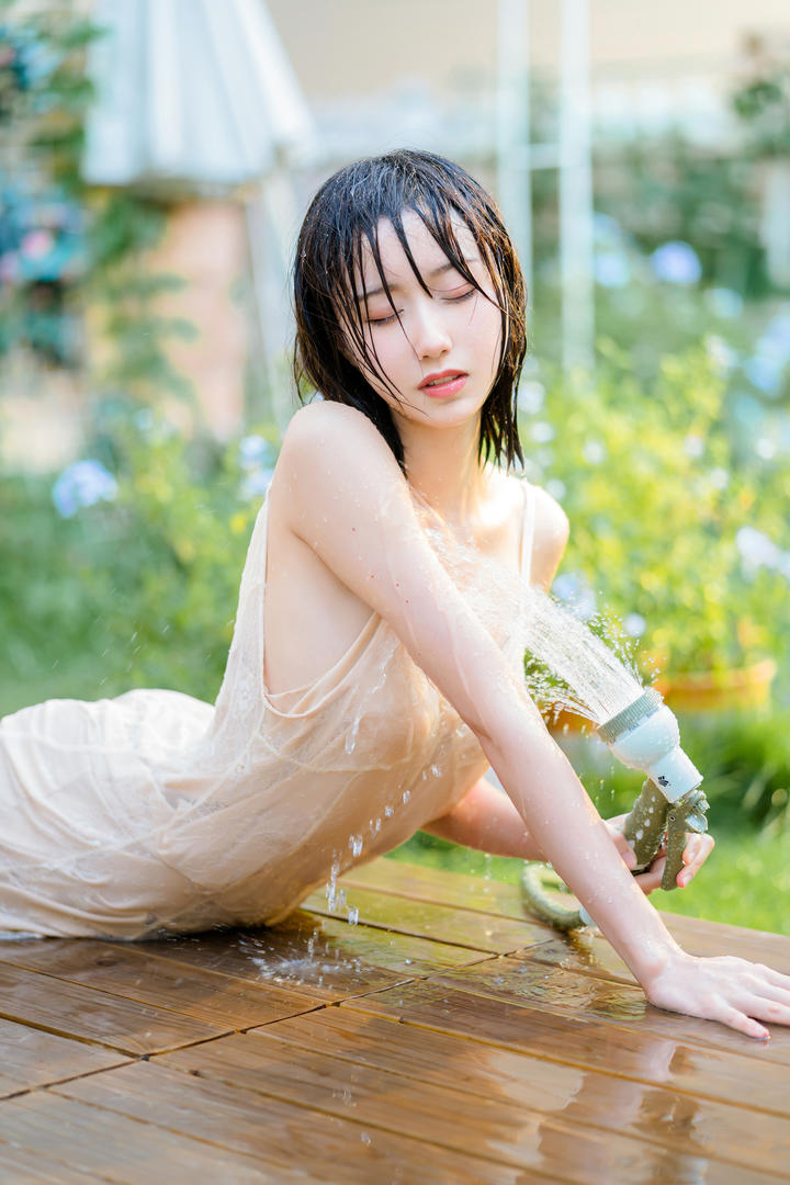 优优清纯美女木绵绵OwO湿身诱惑写真套图