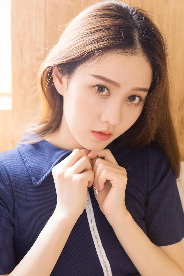 高清漂亮的美女校花好看的女生头像图片