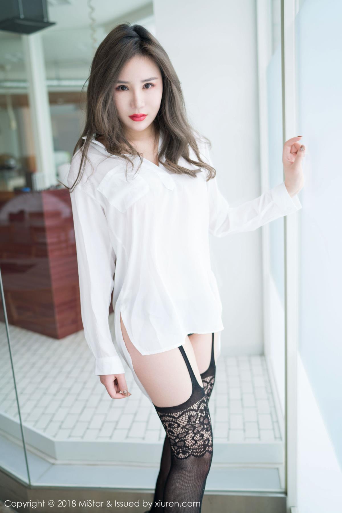 魅妍社美女模特大奶昔Kyra黑丝美腿丰胸肥臀北海道旅拍