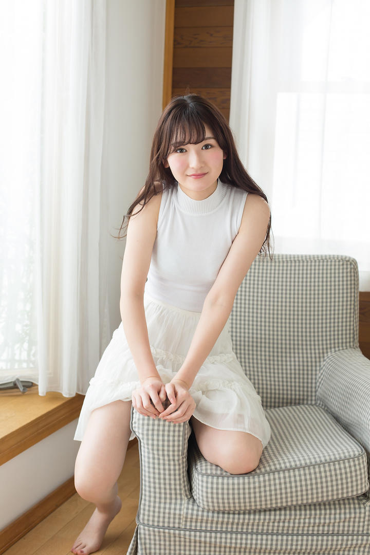 日本白裙美女性感写真图片