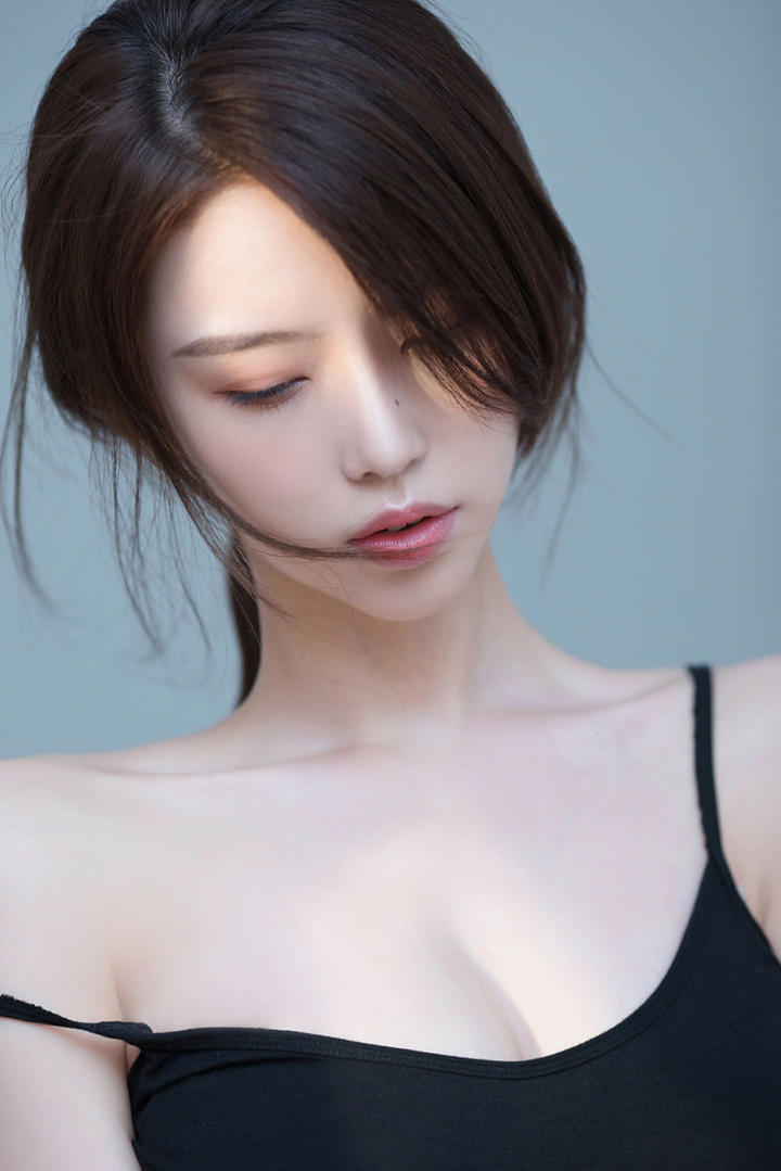 超高清国内性感漂亮的女神写真图片