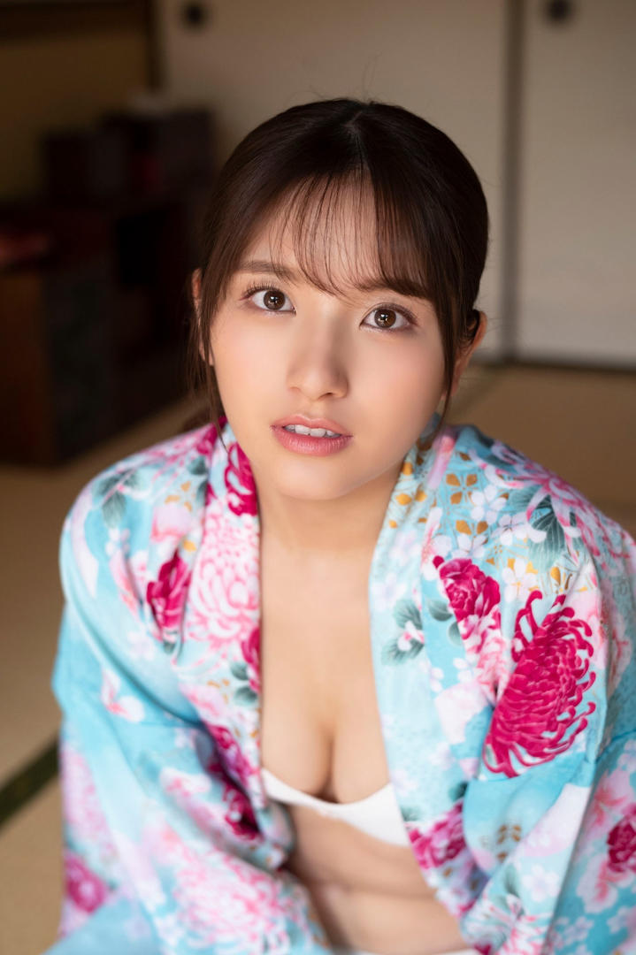 极品日本人体和服美女内衣大胆露出自拍