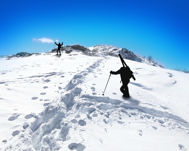 登山滑雪图片