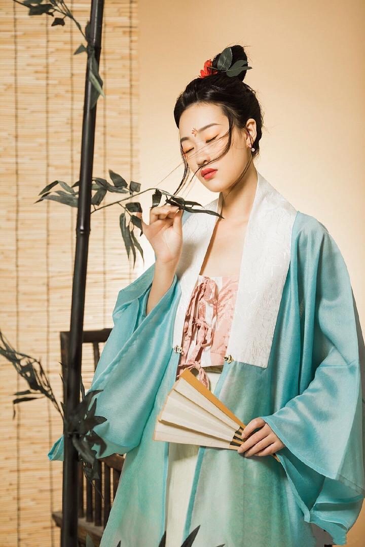 古装美女图片人物伤感写真图片