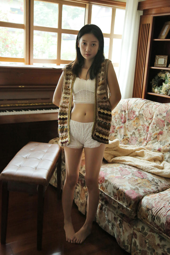 清纯美女主播个人艺术照写真图片