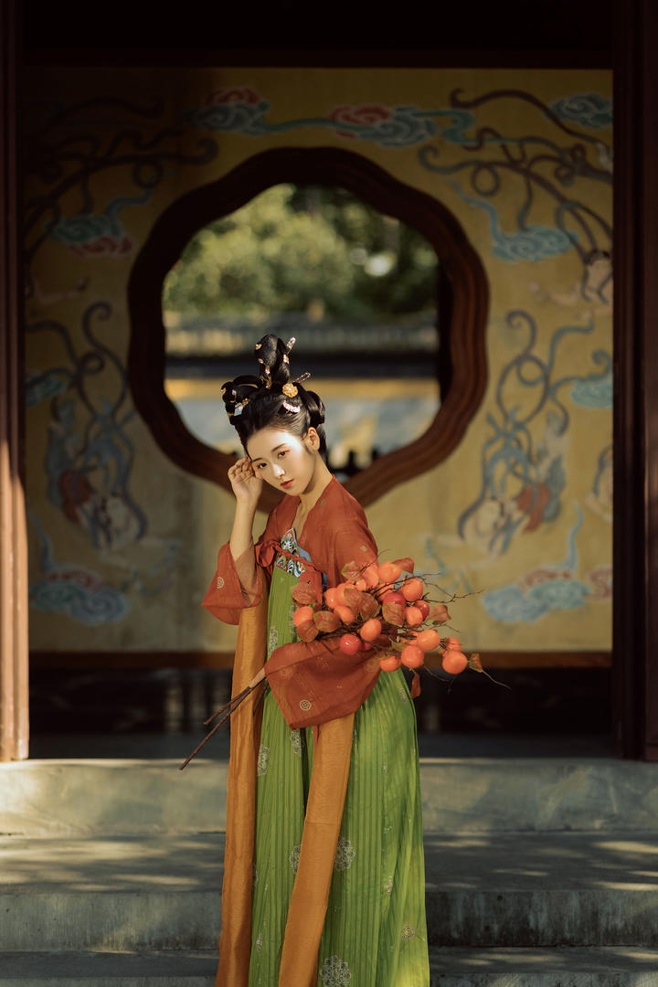 敦煌飞天女神古装图片