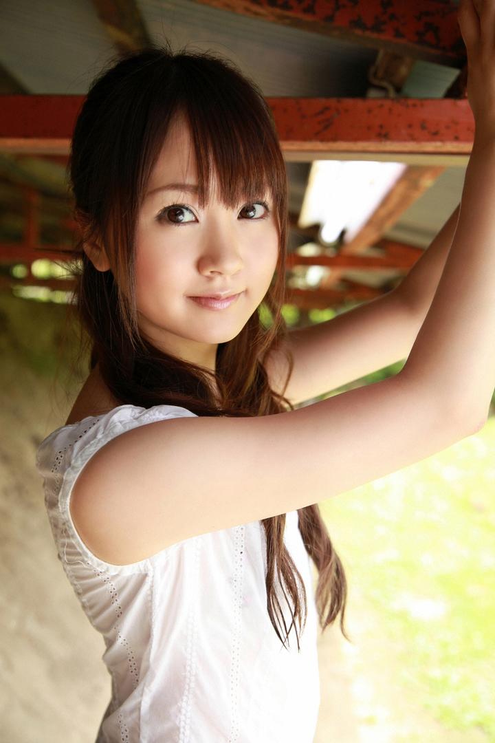 日本大眼睛清纯美女嫩模写真图片