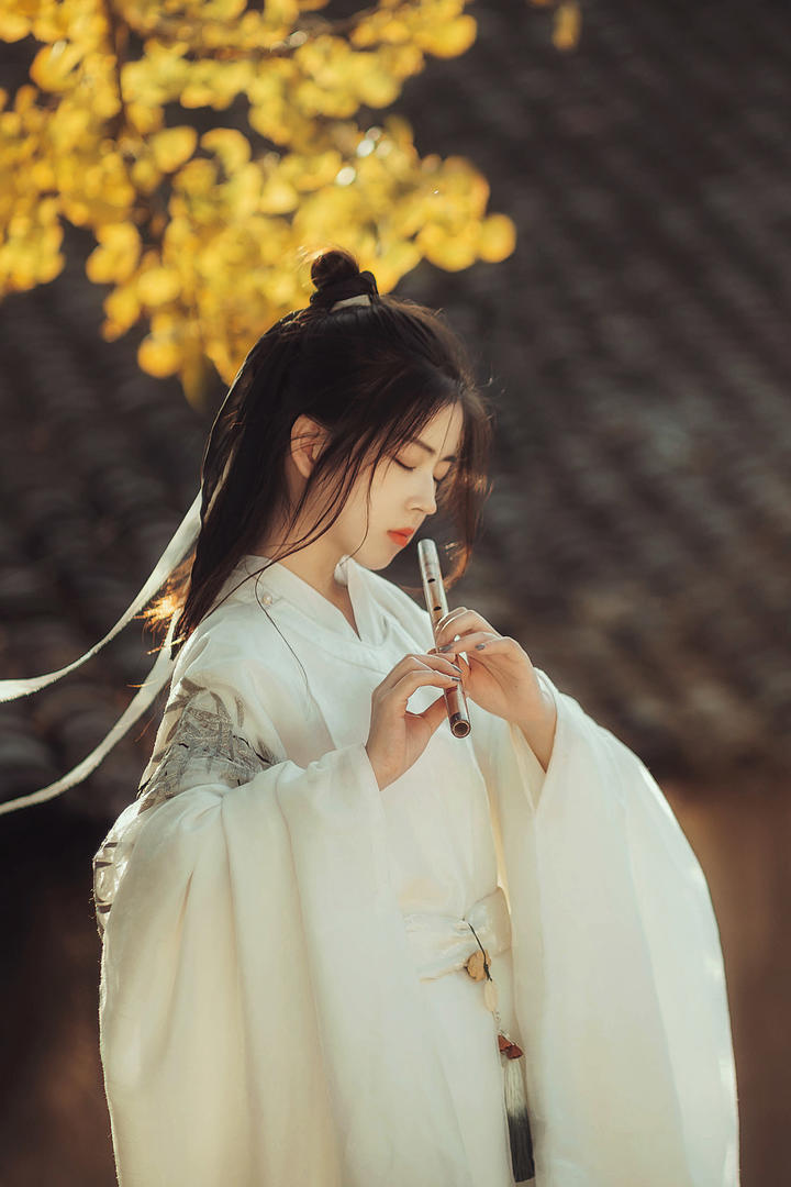 吹笛子的唯美古风汉服美女壁纸图片大全
