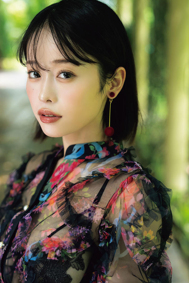 日本短发美女高清壁纸