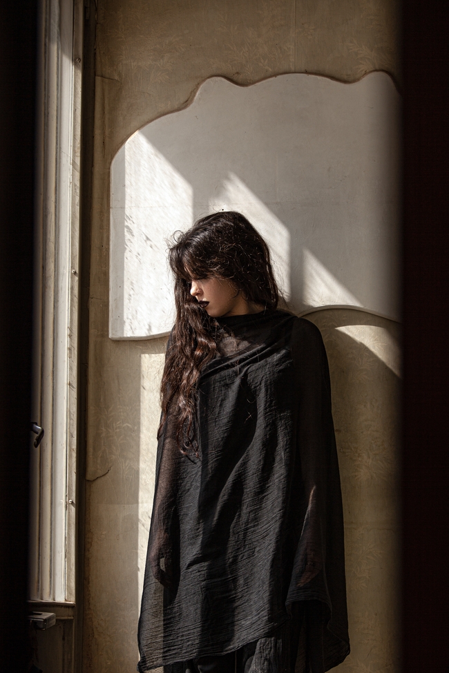 伊朗美女光影艺术写真摄影图片