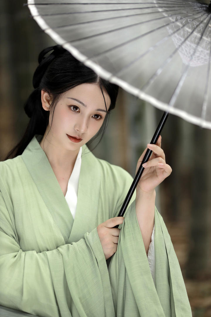 中国汉服清纯美女高清摄影写真图片