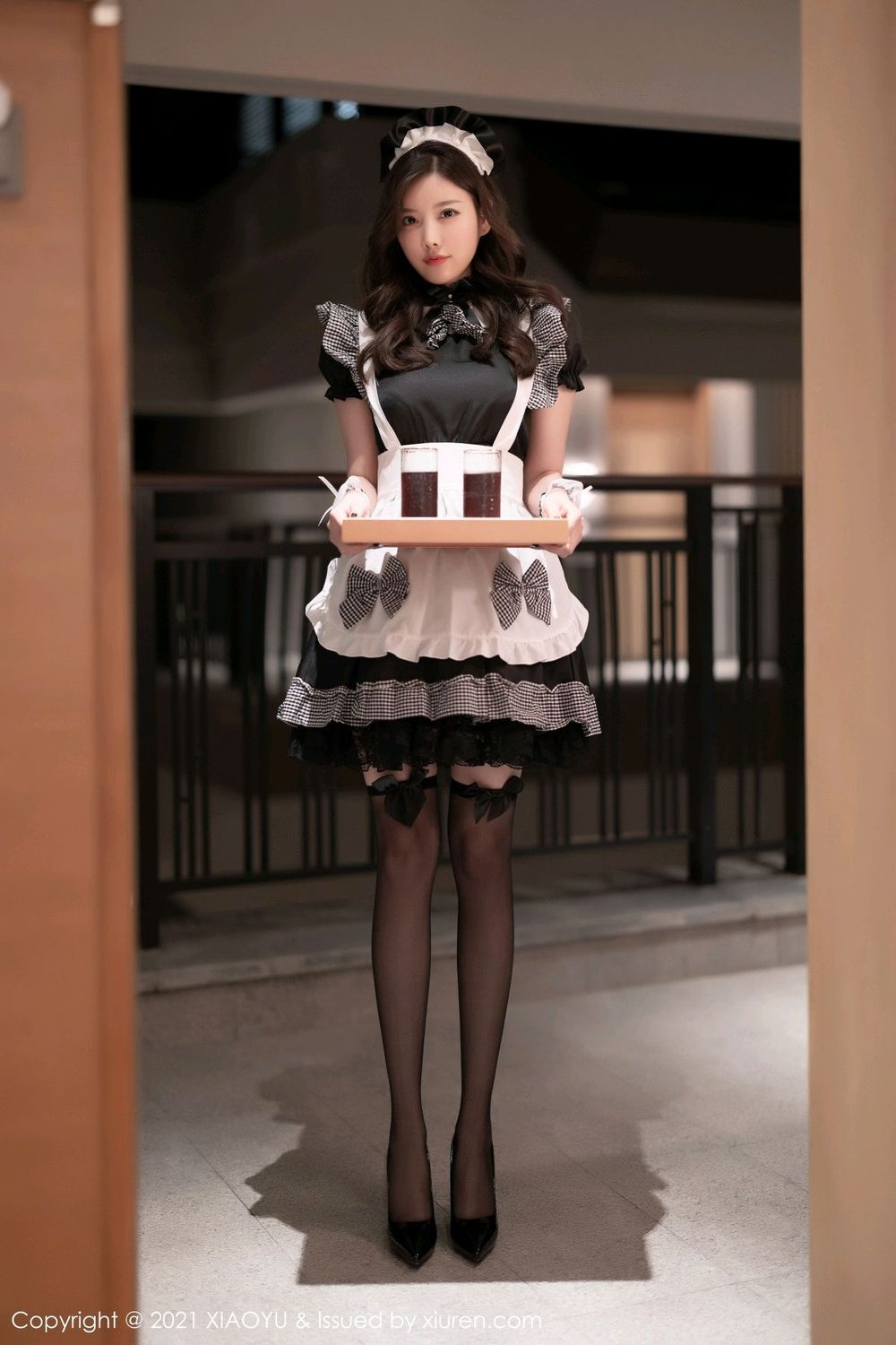 语画界性感女神杨晨晨sugar温柔迷人女仆制服系列广西旅拍