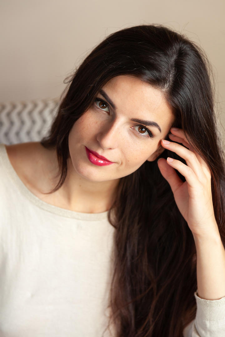 风韵犹存的欧美室内艺术写真图片