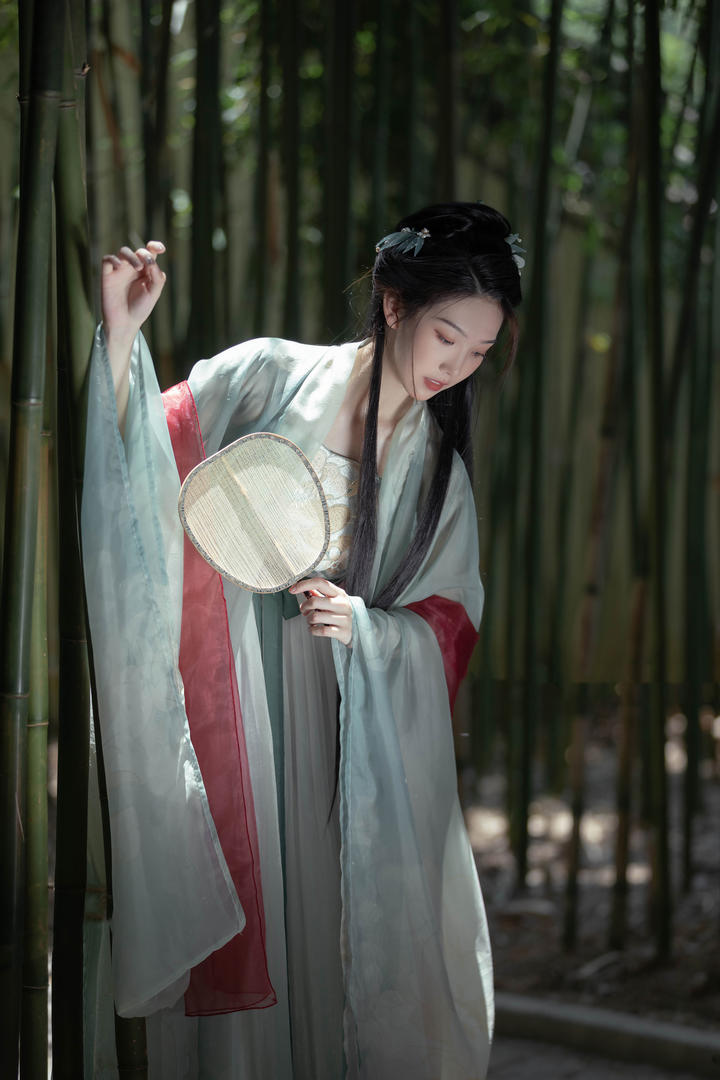 优雅古装汉服美女可可西里大但人文艺术图片