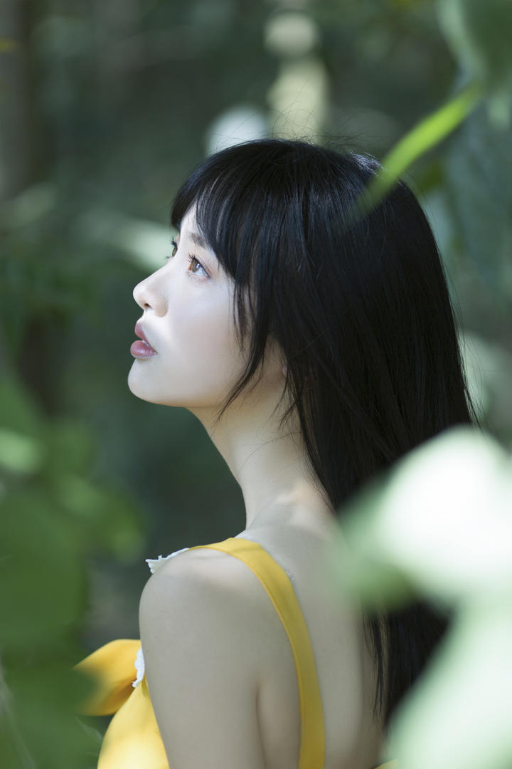 水嫩甜美的清纯女生侧脸写真美女大全