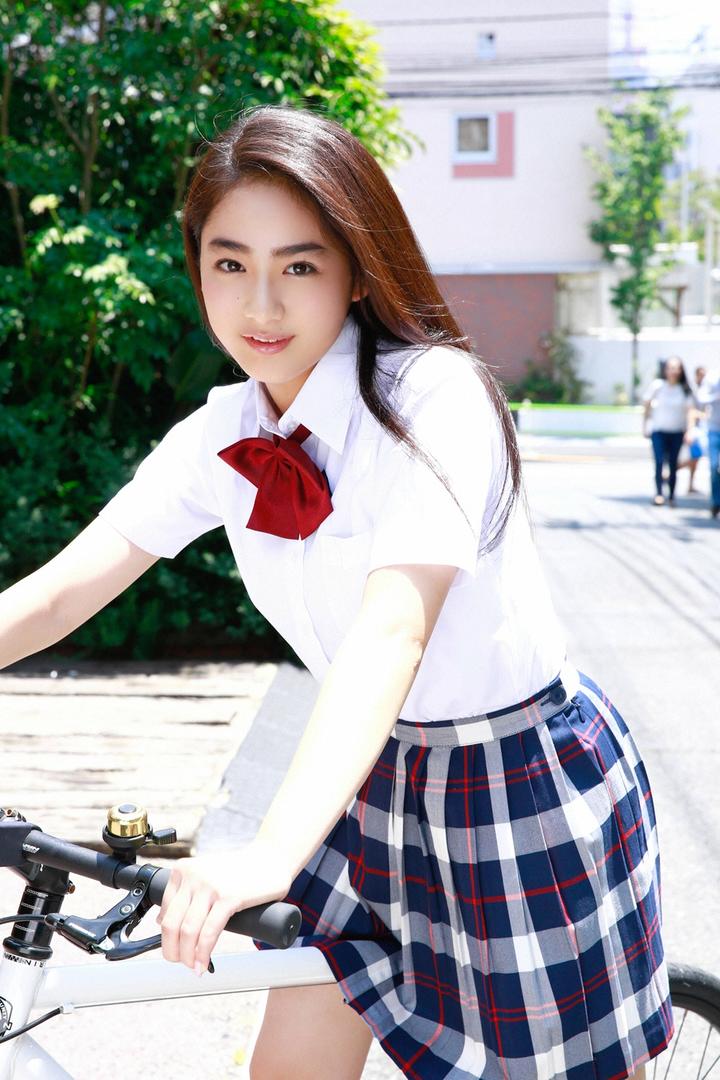 日本极品清纯校服美女图片