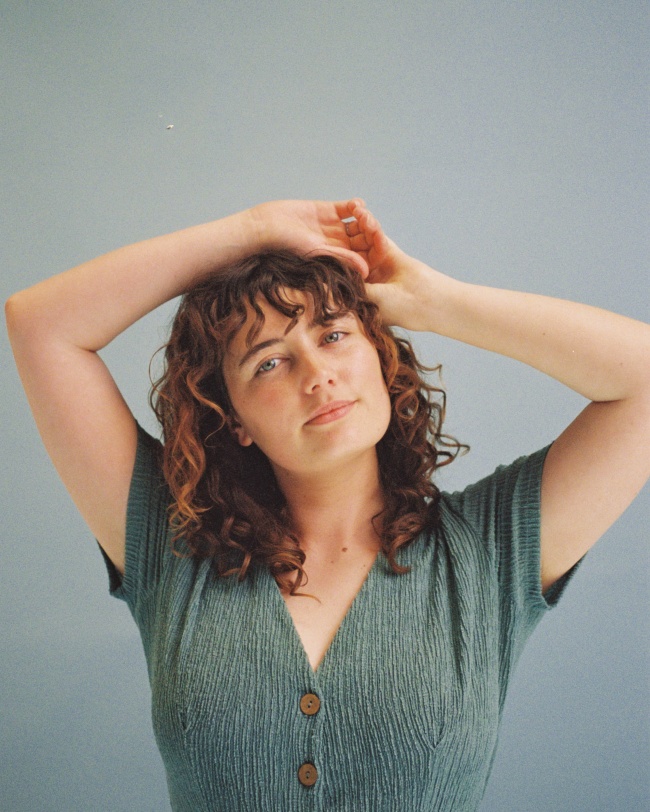 齐肩烫发卷发发型图片