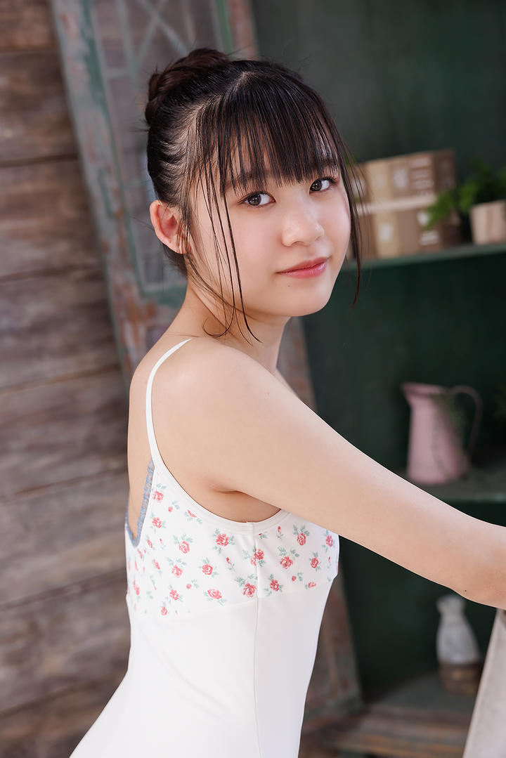 日韩精品体操服小妹个人艺术写真照片