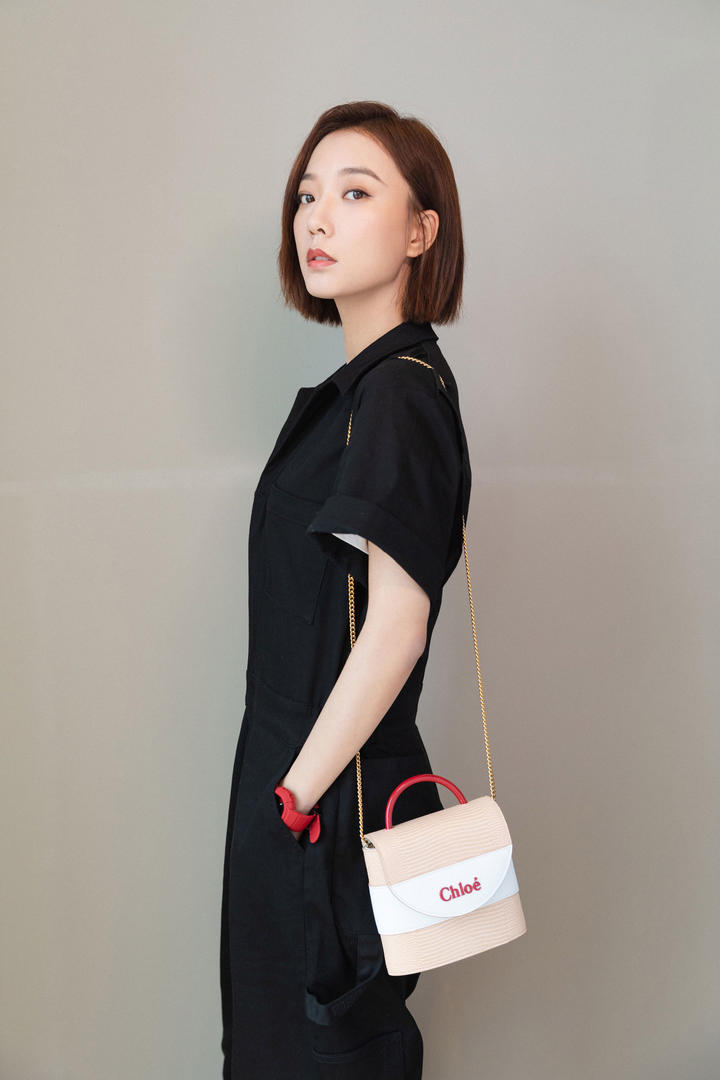 中国美女明星王珞丹时尚穿搭个人艺术照图片