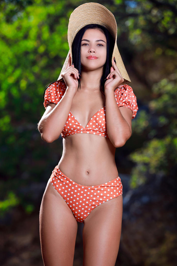 高清欧美比基尼美女性感写真图片大全