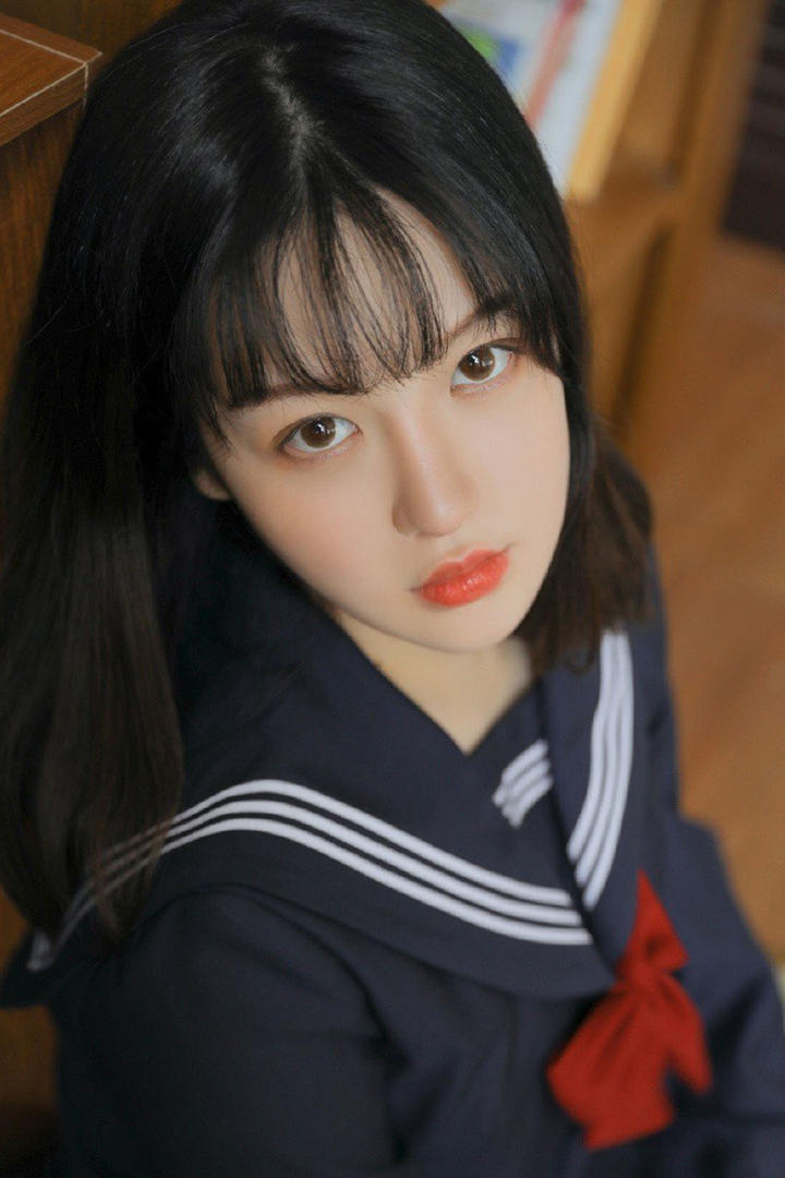 高清气质极品制服小美女