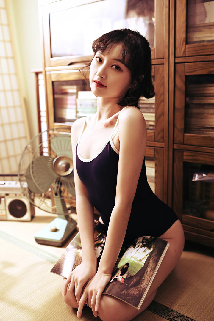 高清美女校花京京夏日自拍套图