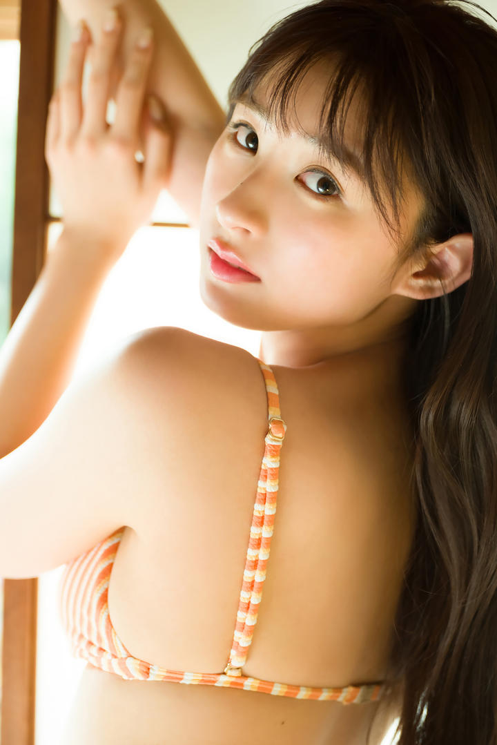 日本高清甜美漂亮女孩性感背影图片