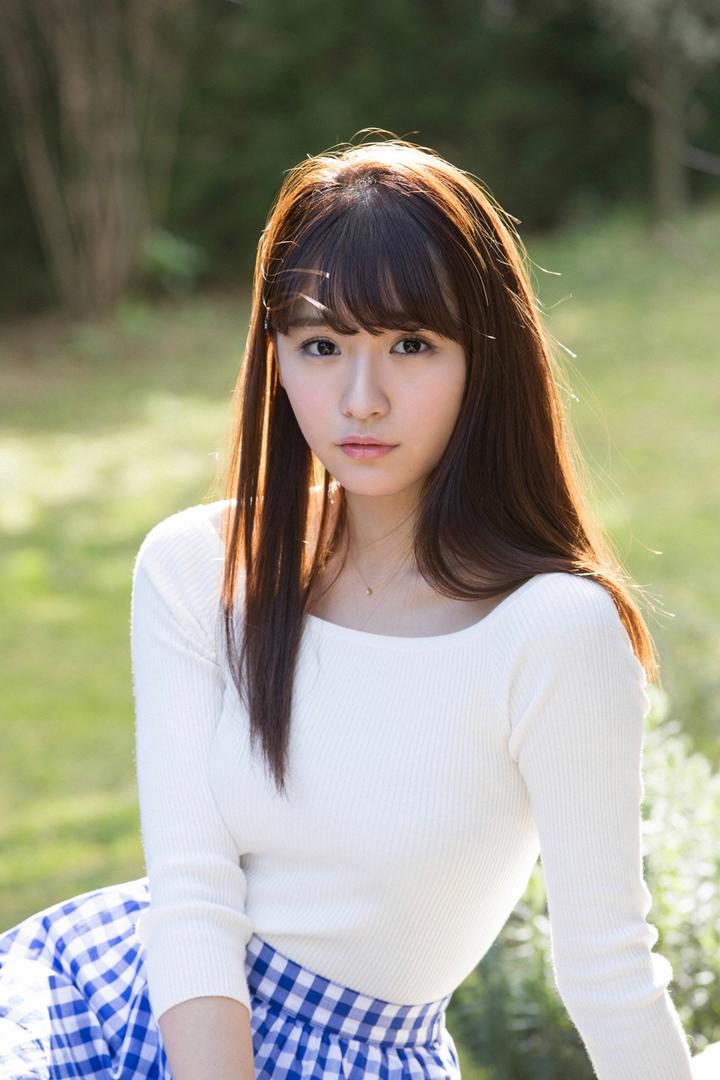 日本高颜值美女模特户外摄影写真图片