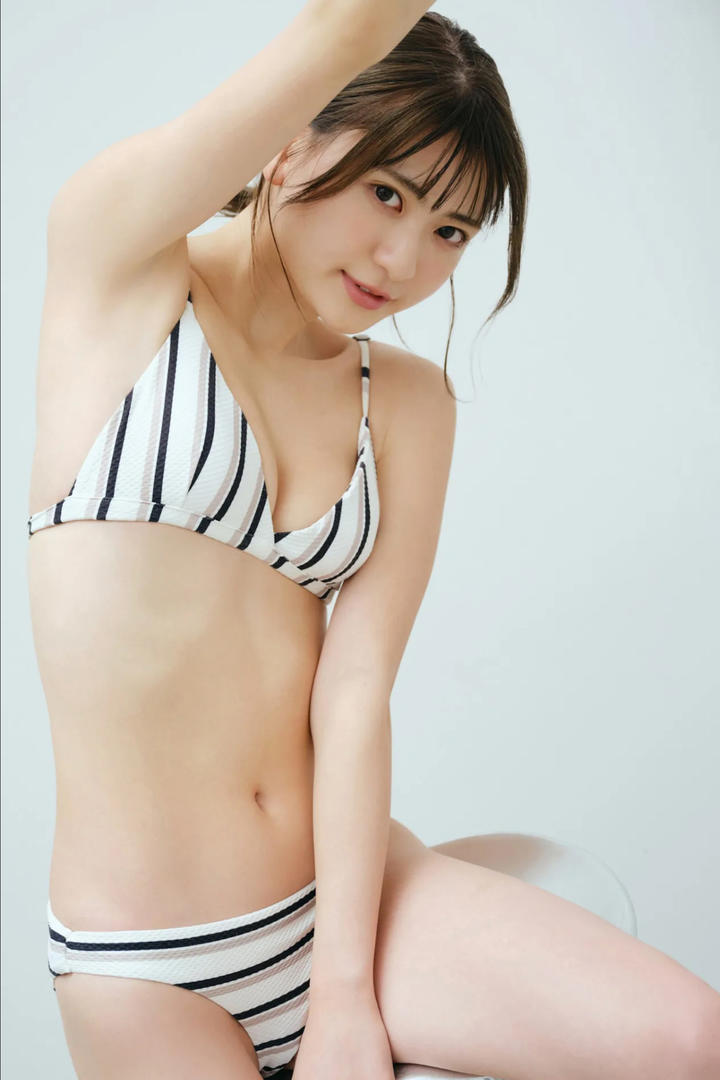 大尺度性感日韩比基尼美少女
