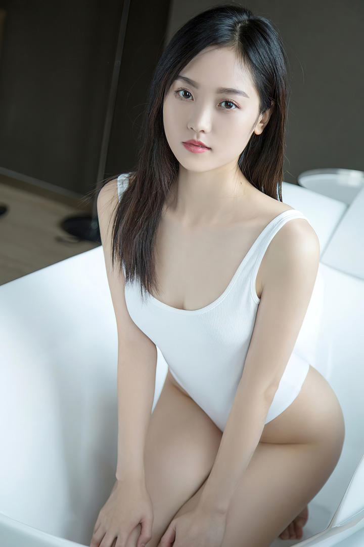 长相清纯的宅男女神国产手机精品一区图片