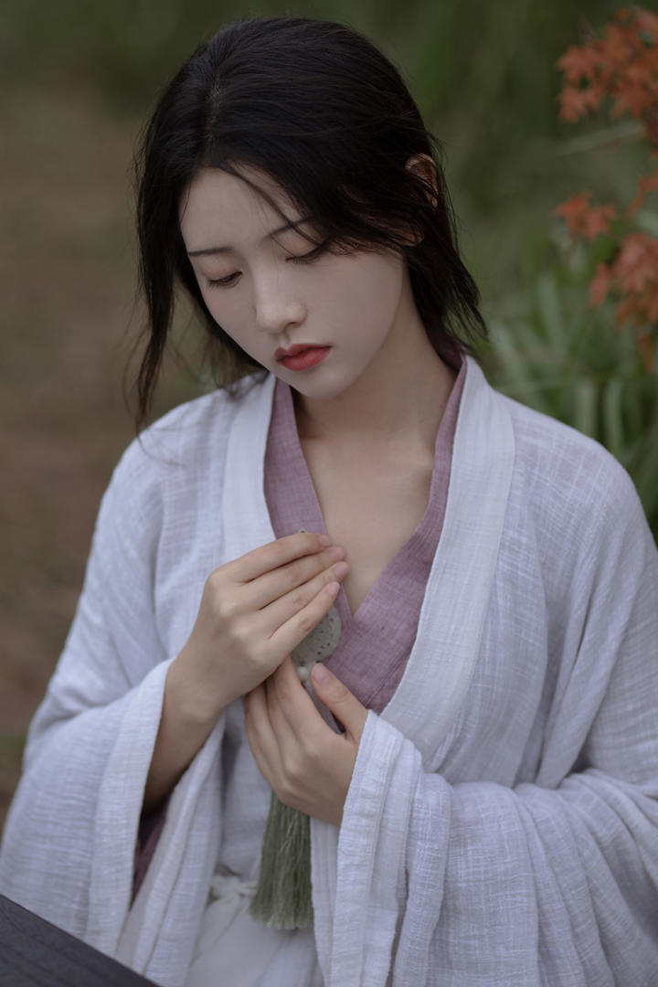 清秀古装汉服美女个人艺术照图片
