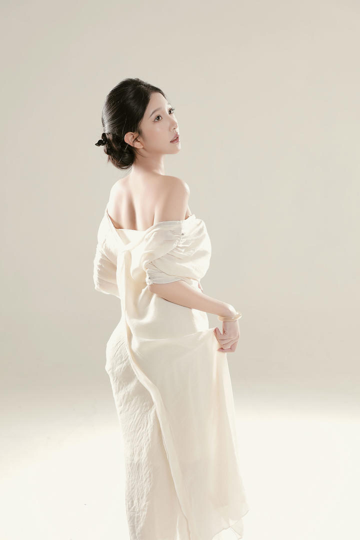 清纯古风美女艺术照