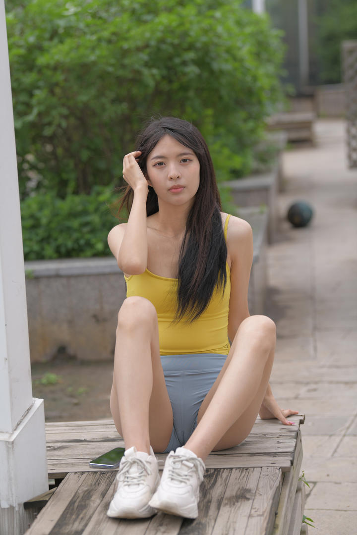 3A街拍美女紧身裤写真图片